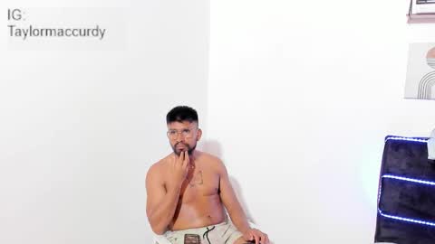 taylormaccurdy_ online show from January 2026 05:27:02 PM