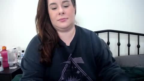 Snapshot of taylormichaels87 chatting on December 2025 10:04:02 PM Taylor Michaels online show from December 2025 10:04:02 PM