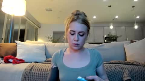 Taylor Rae online show from February 2026 03:22:02 AM