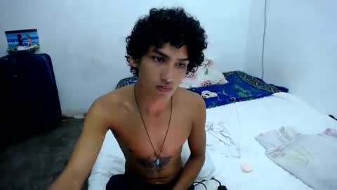 Snapshot of tayronx33 chatting on December 2024 04:04:01 AM Tayron online show from December 2024 04:04:01 AM