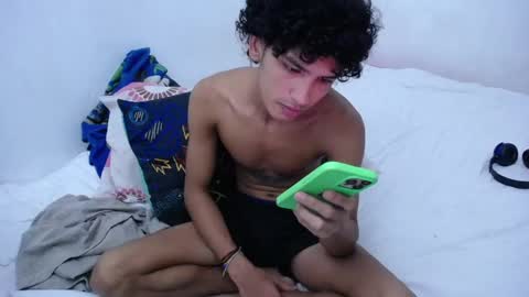 Snapshot of tayronx33 chatting on December 2024 07:11:02 PM Tayron online show from December 2024 07:11:02 PM