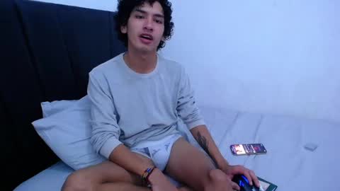 Snapshot of tayronx33 chatting on January 2025 04:09:01 PM Tayron online show from January 2025 04:09:01 PM