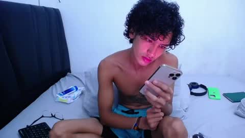 Snapshot of tayronx33 chatting on February 2025 05:08:01 PM Tayron online show from February 2025 05:08:01 PM