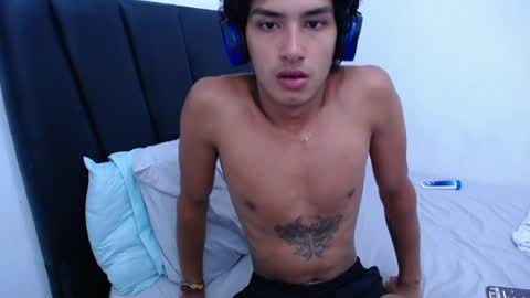 Snapshot of tayronx33 chatting on February 2025 07:05:02 PM Tayron online show from February 2025 07:05:02 PM