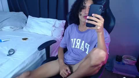 Tayron online show from March 2026 05:38:02 PM