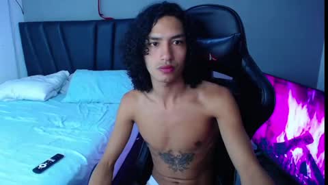 Tayron online show from April 2026 02:33:01 PM