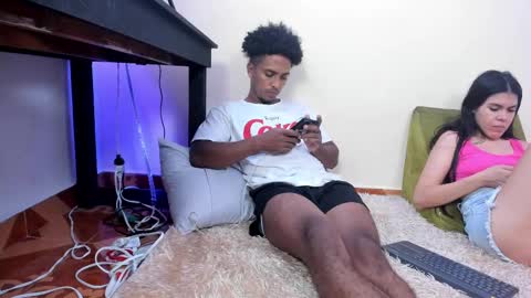 Snapshot of taysonysasha chatting on September 2025 07:25:01 PM ask for cum online show from September 2025 07:25:01 PM