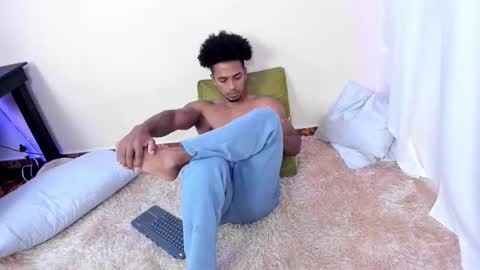 Snapshot of taysonysasha chatting on September 2025 09:38:01 PM ask for cum online show from September 2025 09:38:01 PM