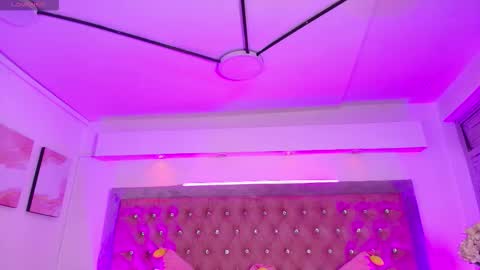 Sofia online show from December 2025 12:23:02 PM