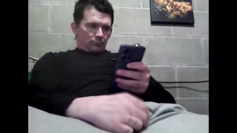 tbaxter95187 online show from February 2026 06:22:02 AM