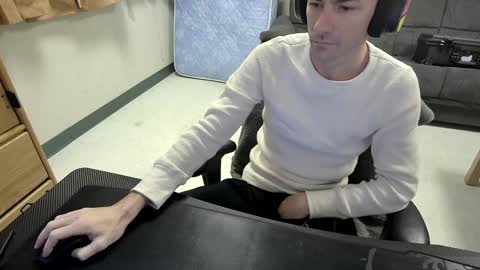 Snapshot of tbone_93 chatting on December 2024 07:54:01 PM Tbone online show from December 2024 07:54:01 PM