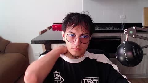 Teo independent model online show from April 2026 03:41:02 PM