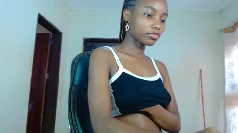 Snapshot of teasequeen01 chatting on November 2025 10:24:01 AM queen online show from November 2025 10:24:01 AM