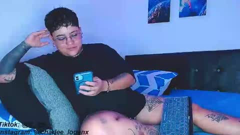Snapshot of techno_420 chatting on January 2025 11:22:01 PM Charlee He online show from January 2025 11:22:01 PM