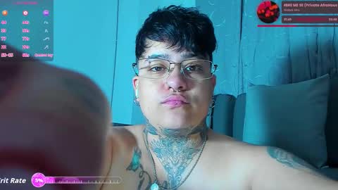 Charlee He online show from November 2025 11:29:01 PM