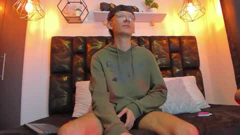 Snapshot of teddy_smith_ chatting on December 2025 11:30:02 AM Smith online show from December 2025 11:30:02 AM