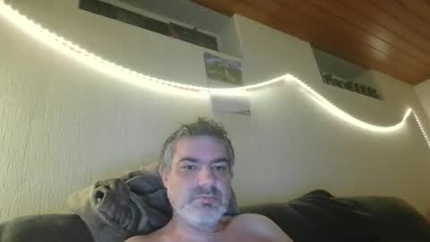 Peter online show from October 2025 07:58:02 PM