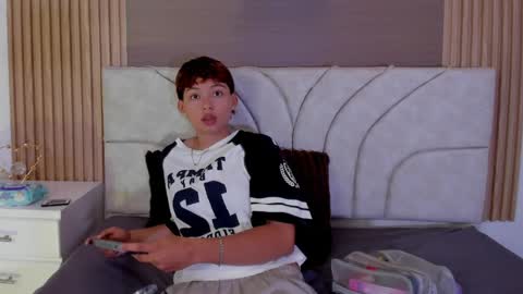 Estefani online show from April 2026 04:26:01 PM