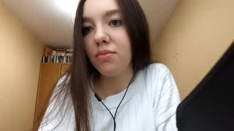 Kimi online show from October 2025 12:42:02 PM