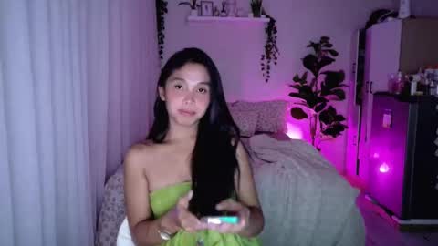 temptessa20 online show from October 2025 05:15:02 PM