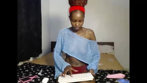 tempting_vibe online show from February 2026 06:50:01 PM