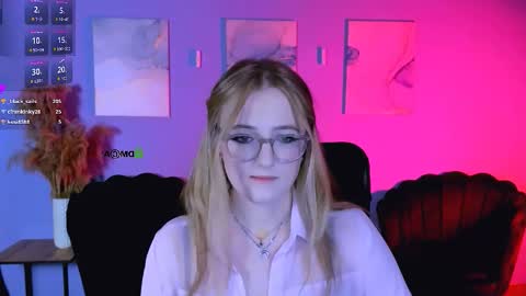 ur Louise online show from March 2026 10:07:01 PM