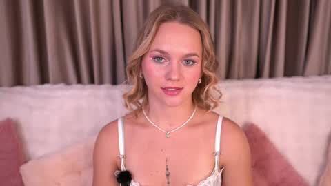 Ellis online show from December 2025 06:12:02 PM