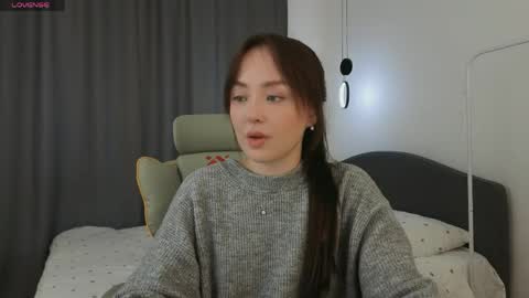 Mia online show from April 2026 01:36:01 PM