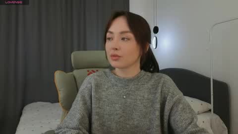 Mia online show from April 2026 01:41:02 PM