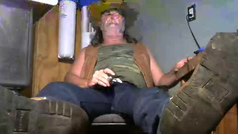 Tennredneck online show from November 2025 04:01:01 AM