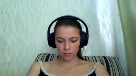 Anny Simpson online show from September 2025 05:18:02 AM