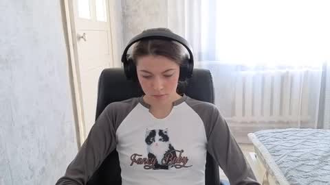 Anny Simpson online show from October 2025 04:43:02 AM