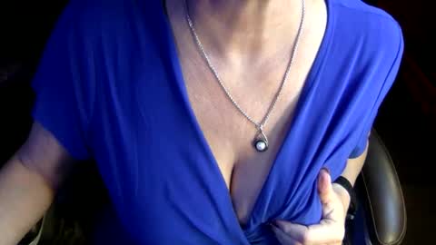Snapshot of tessa_foxxx chatting on November 2025 12:21:01 AM tessa_foxxx online show from November 2025 12:21:01 AM