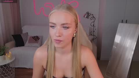 TessaHamilton online show from February 2026 07:51:02 AM