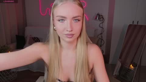 TessaHamilton online show from March 2026 02:10:01 PM