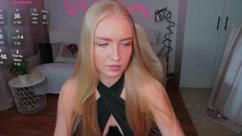 Snapshot of tessahamilton chatting on April 2026 12:10:02 PM TessaHamilton online show from April 2026 12:10:02 PM