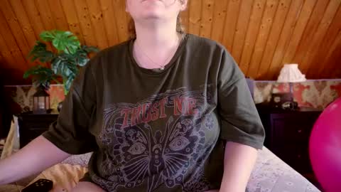 Snapshot of tessawinter chatting on September 2025 02:50:01 PM Tessa online show from September 2025 02:50:01 PM