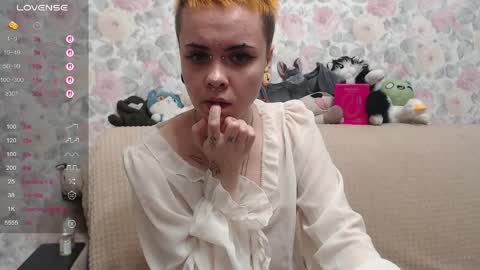 Snapshot of tessie_sun chatting on May 2026 04:03:01 PM Tessy online show from May 2026 04:03:01 PM