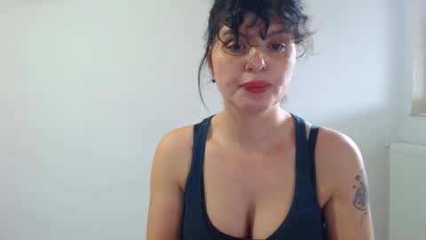 Snapshot of tessnaughty chatting on December 2024 09:11:01 AM naughty tess online show from December 2024 09:11:01 AM