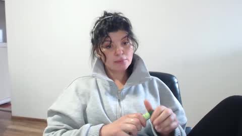 Snapshot of tessnaughty chatting on December 2024 09:28:02 AM naughty tess online show from December 2024 09:28:02 AM