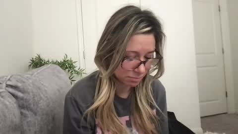 Daphne Summers online show from November 2025 03:34:02 PM