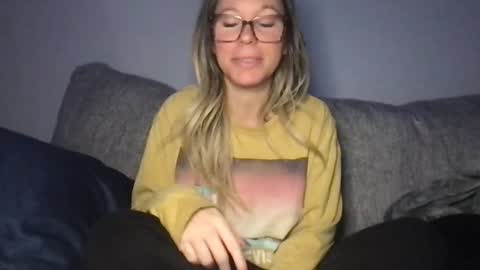 Daphne Summers online show from November 2025 03:40:02 AM