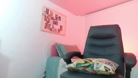 texas_curvykitten online show from March 2026 09:00:01 AM