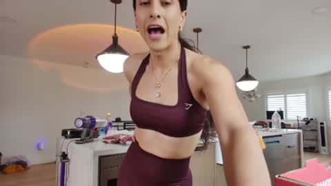 Snapshot of tgirltoesx chatting on February 2026 09:33:02 PM babygirlmami online show from February 2026 09:33:02 PM