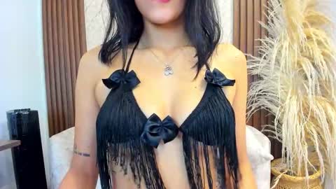 Snapshot of thais_kim chatting on October 2025 01:29:01 PM Sweet Thais online show from October 2025 01:29:01 PM
