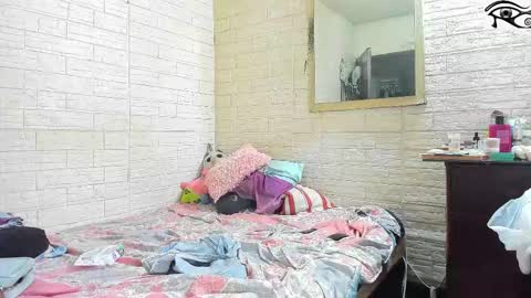 Thalia   online show from January 2026 08:12:01 PM