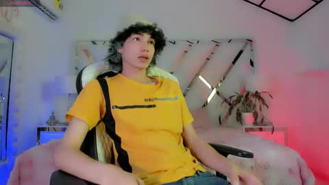 thanier_18 online show from April 2026 07:07:01 PM