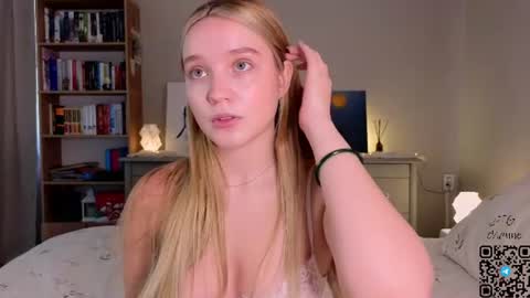 Snapshot of thatonerabbit chatting on June 2026 02:01:02 PM Alice online show from June 2026 02:01:02 PM