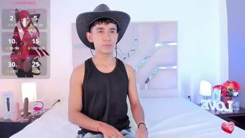 Snapshot of thayler_jones chatting on November 2025 11:20:02 AM Thayler online show from November 2025 11:20:02 AM