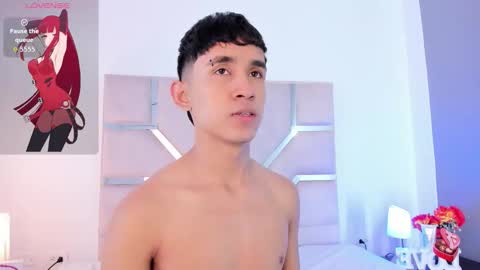 Snapshot of thayler_jones chatting on November 2025 11:20:02 AM Thayler online show from November 2025 11:20:02 AM